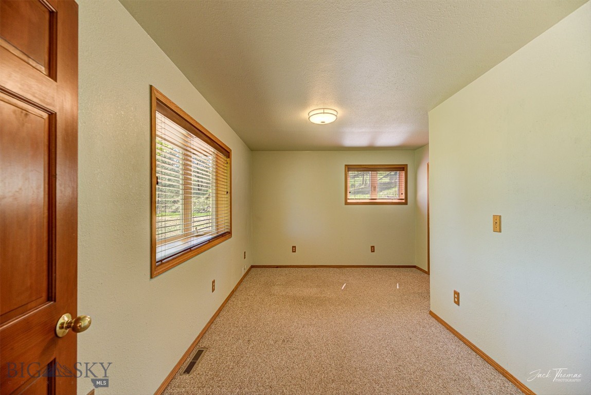 854 State Highway 282 Property Photo 18