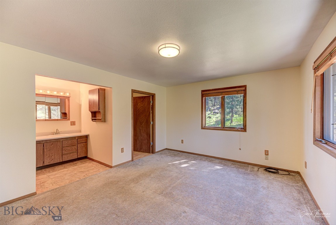 854 State Highway 282 Property Photo 26