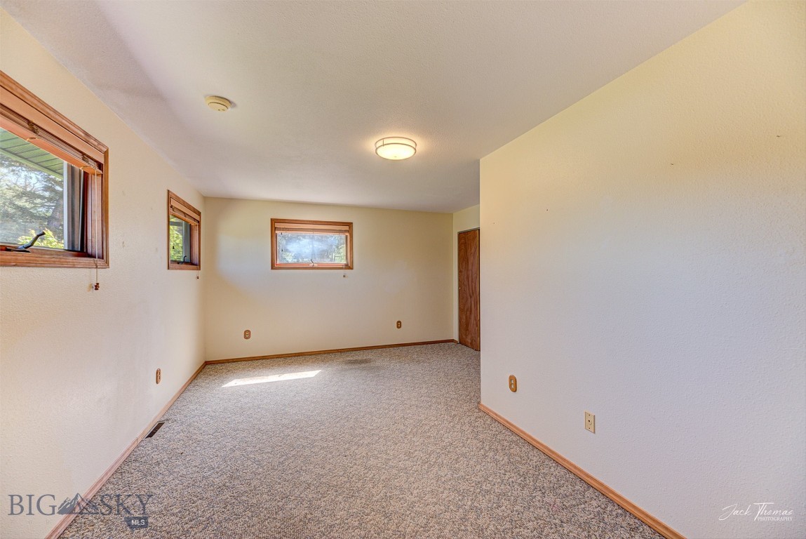 854 State Highway 282 Property Photo 32