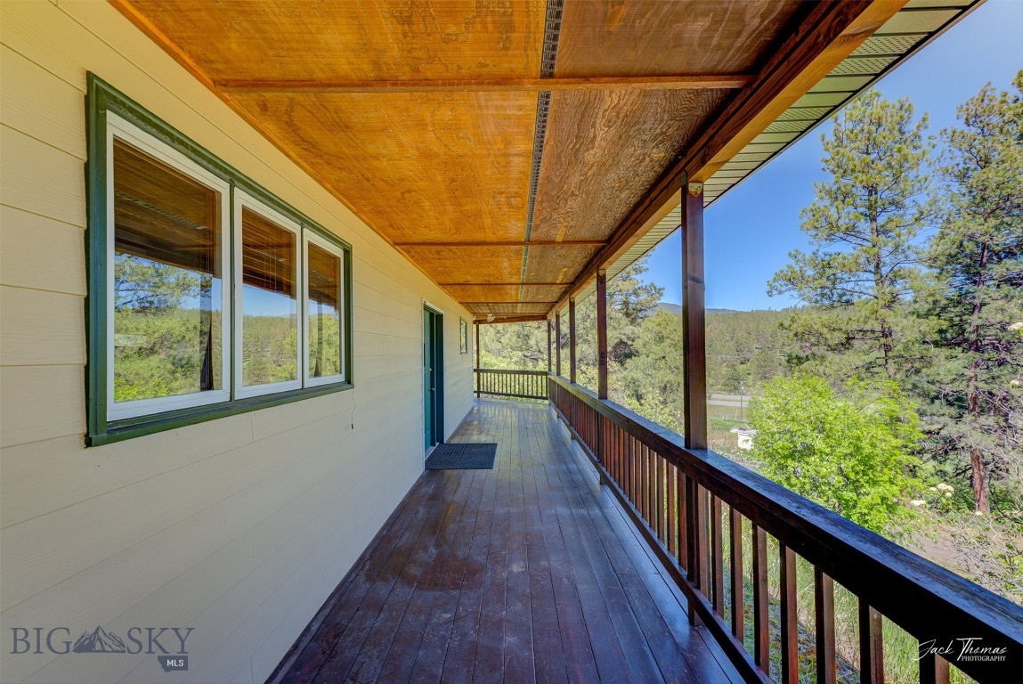 854 State Highway 282 Property Photo 44