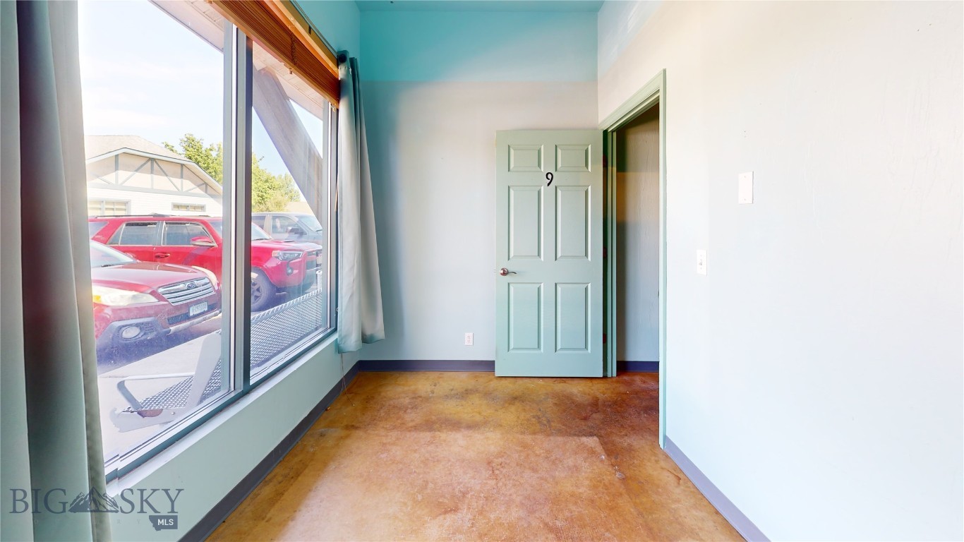 1910 N 22nd Avenue 3 Property Photo 6