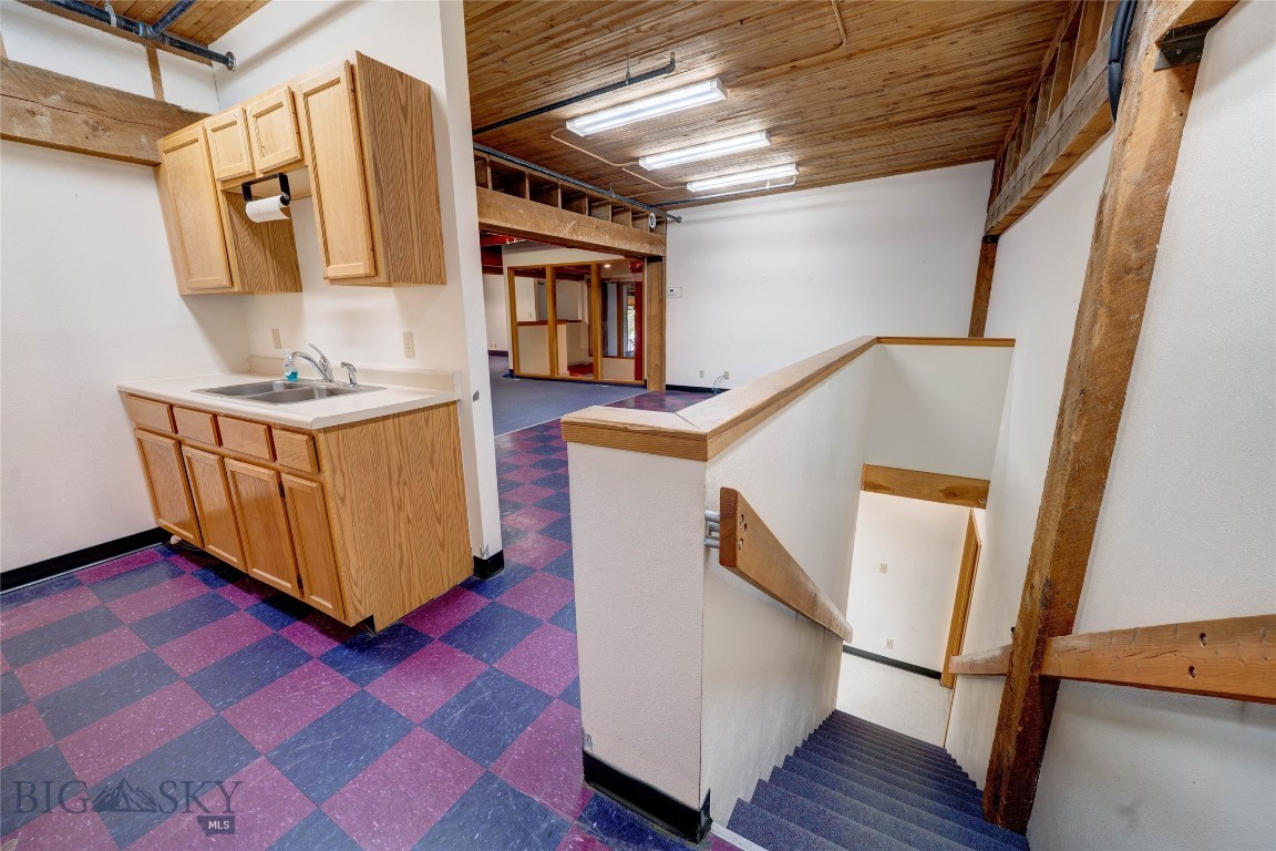 201 S Wallace Avenue A-4-1 Property Photo 12