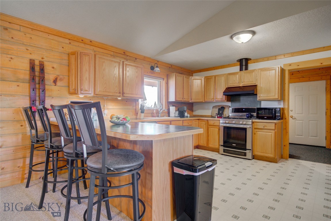 13 Coachman Lane Property Photo 9