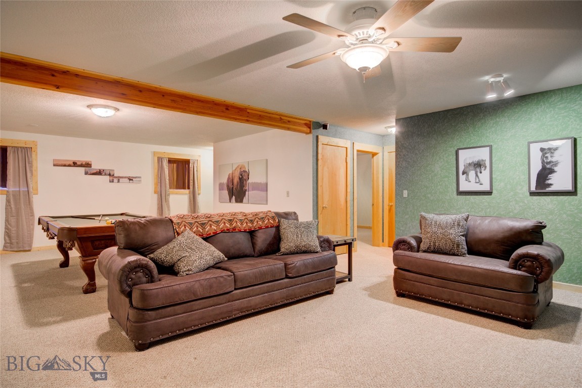 13 Coachman Lane Property Photo 24