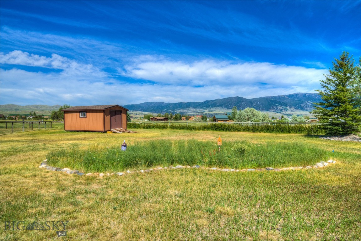 13 Coachman Lane Property Photo 35