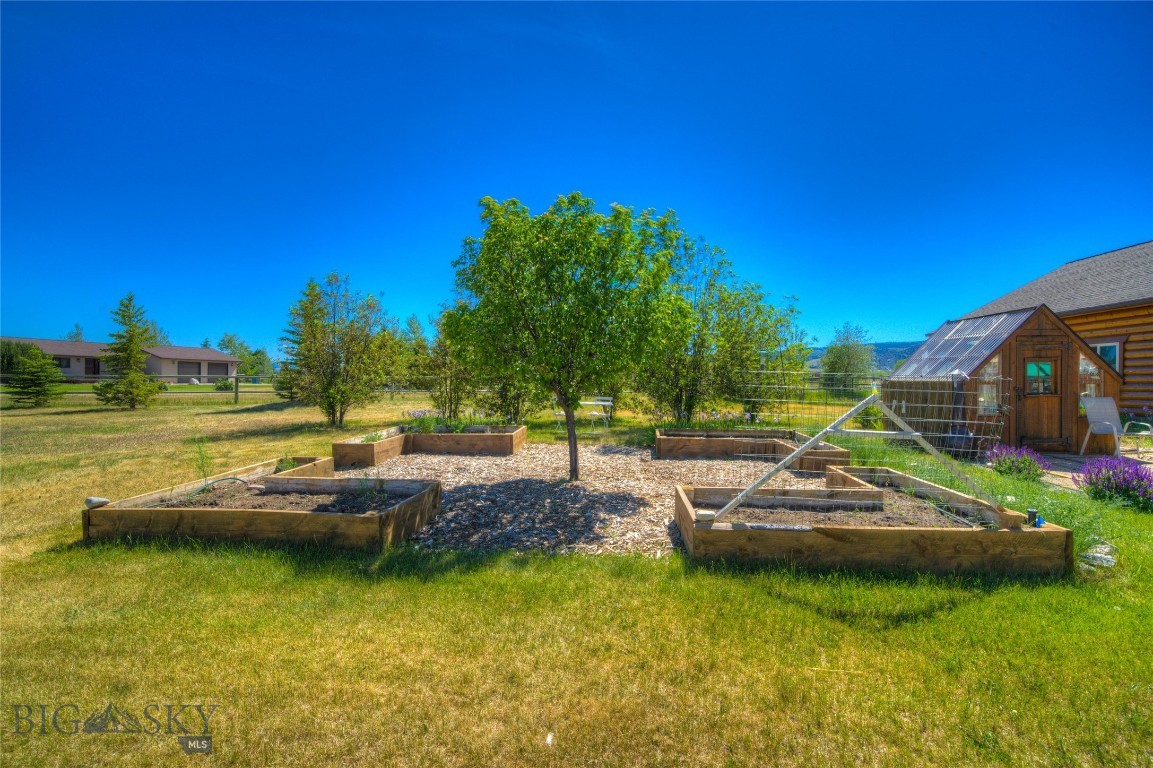13 Coachman Lane Property Photo 36