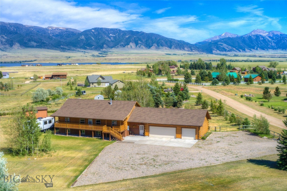 13 Coachman Lane Property Photo 45