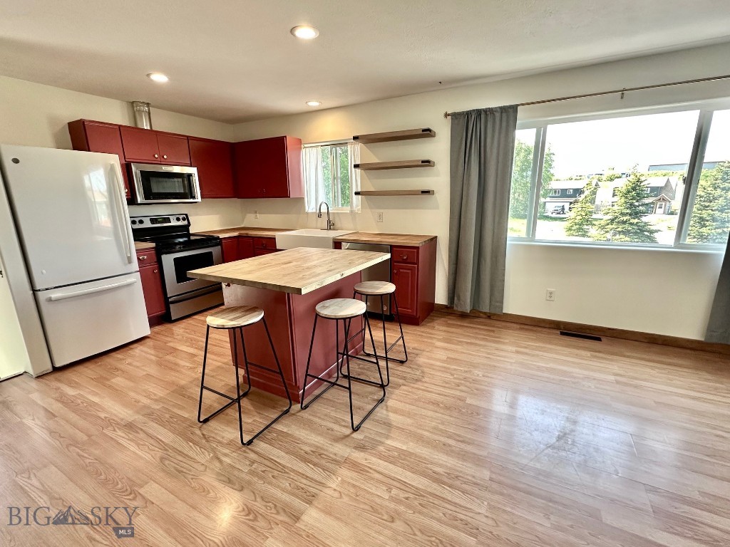 141 Gravel Hollow Drive Property Photo 3