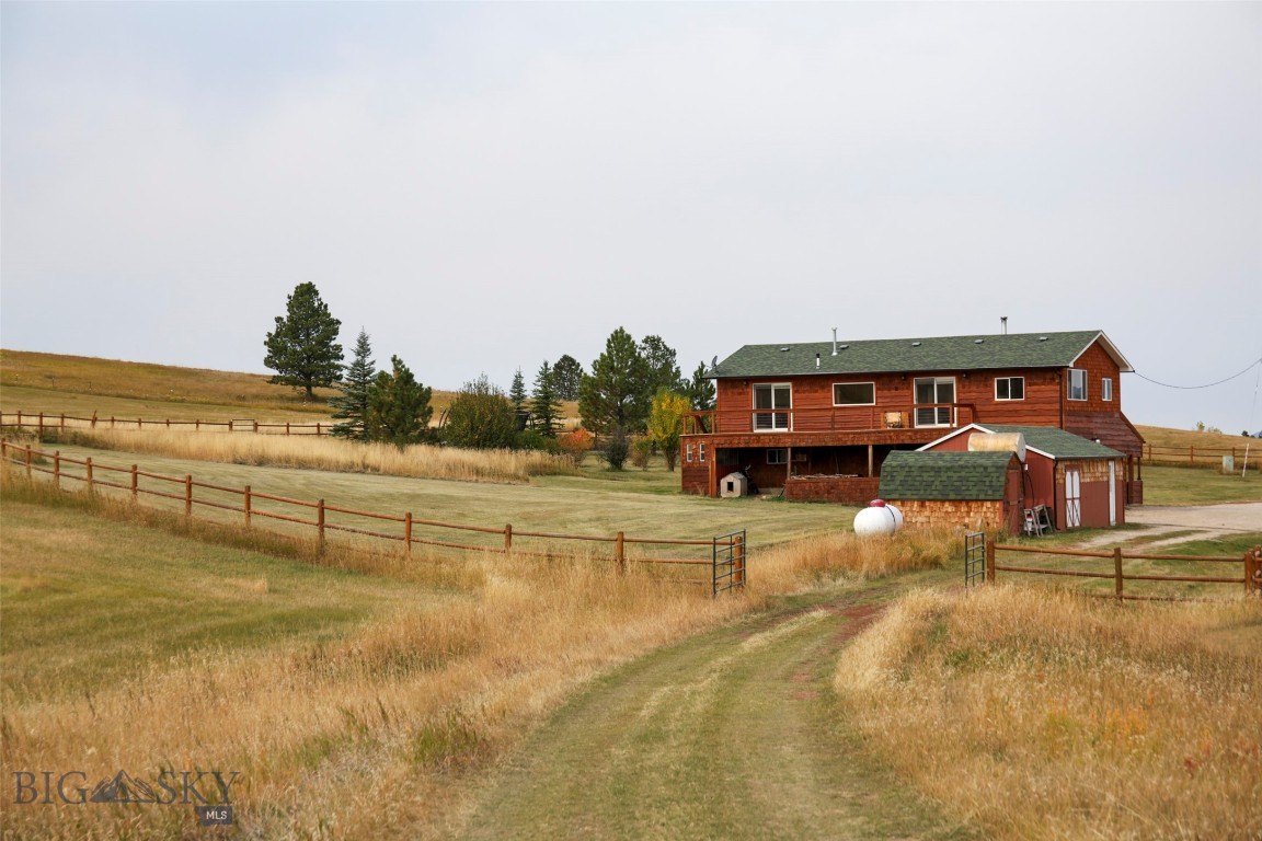 996 Forest Grove Road Property Photo 1