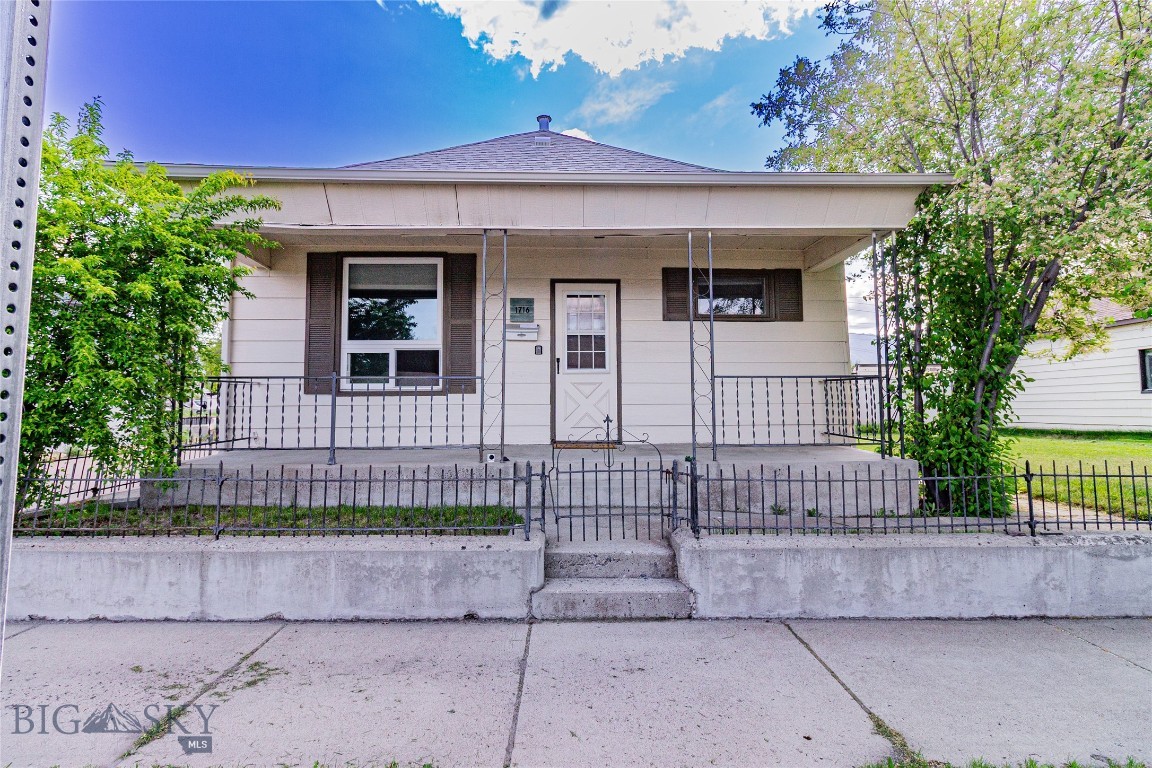 1716 Gaylord Property Photo 3