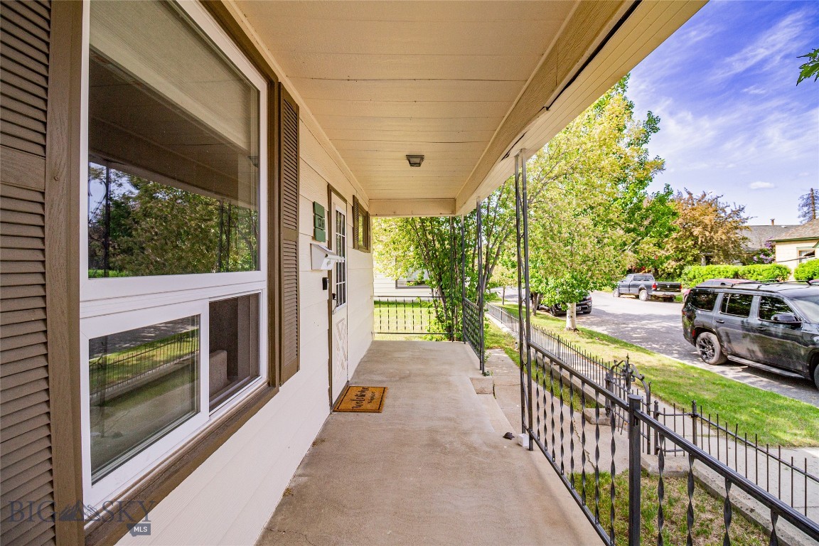 1716 Gaylord Property Photo 4