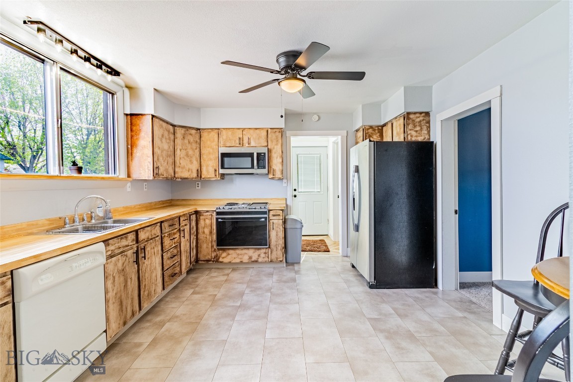 1716 Gaylord Property Photo 11