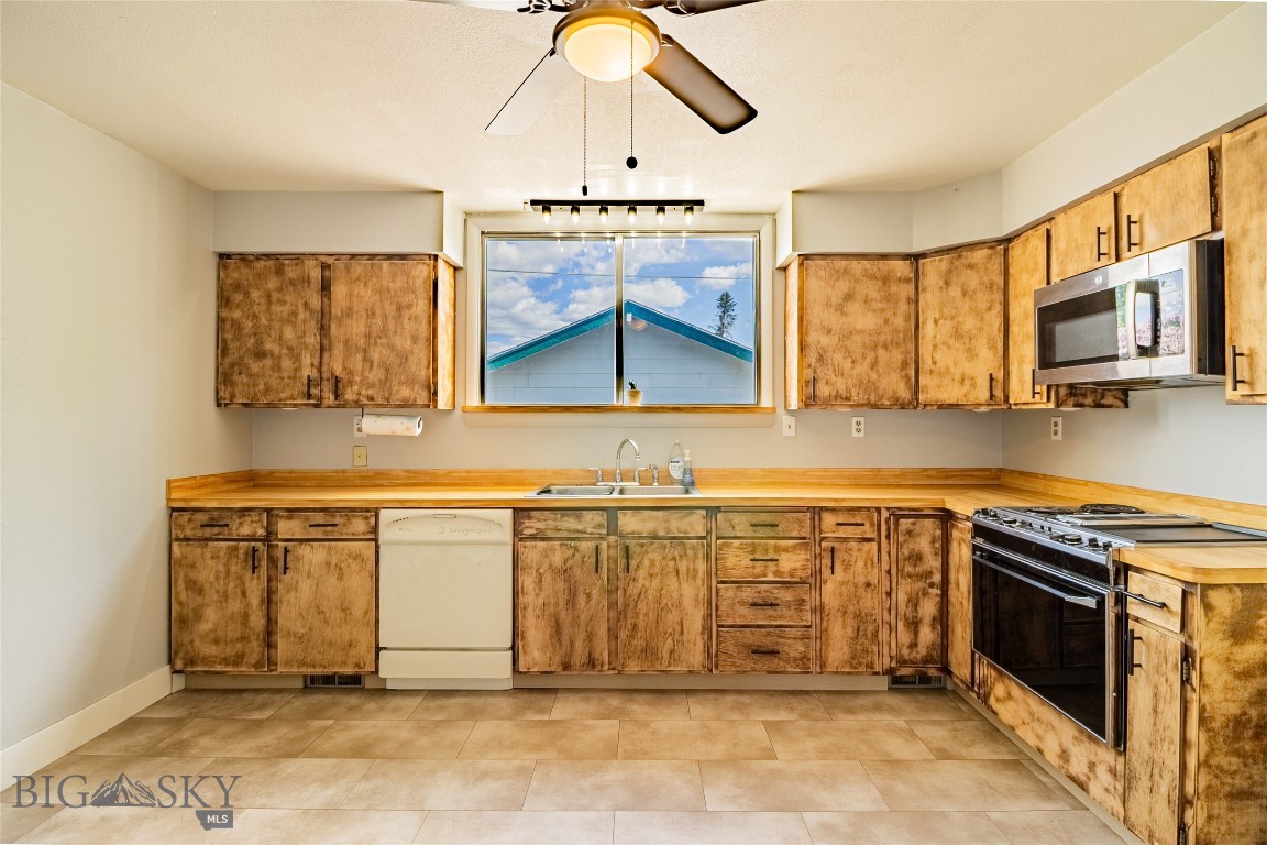 1716 Gaylord Property Photo 13