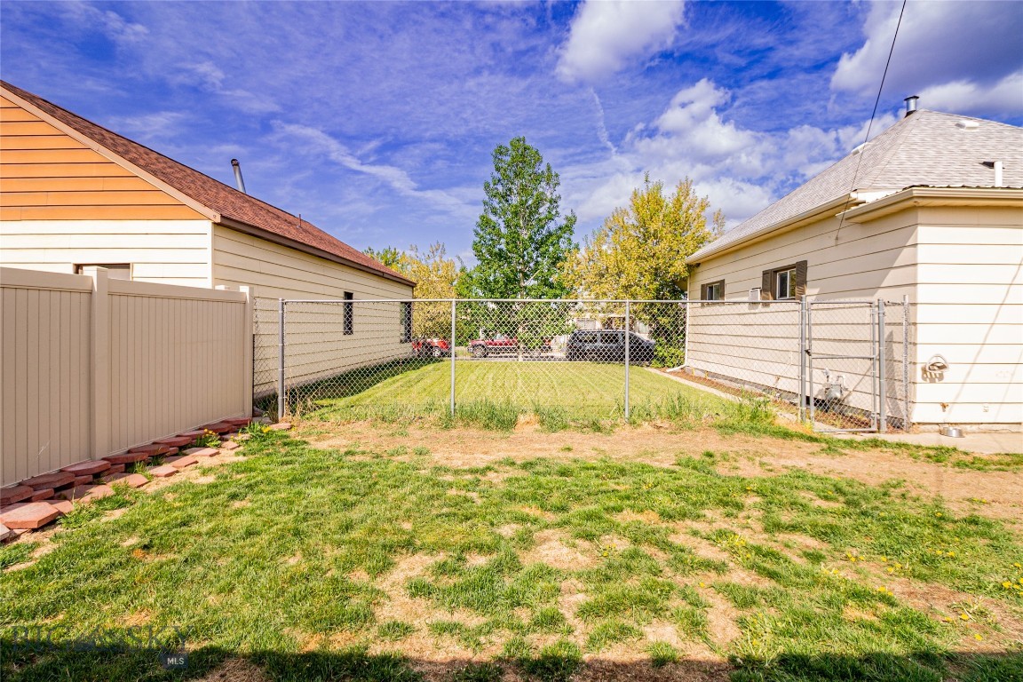 1716 Gaylord Property Photo 30