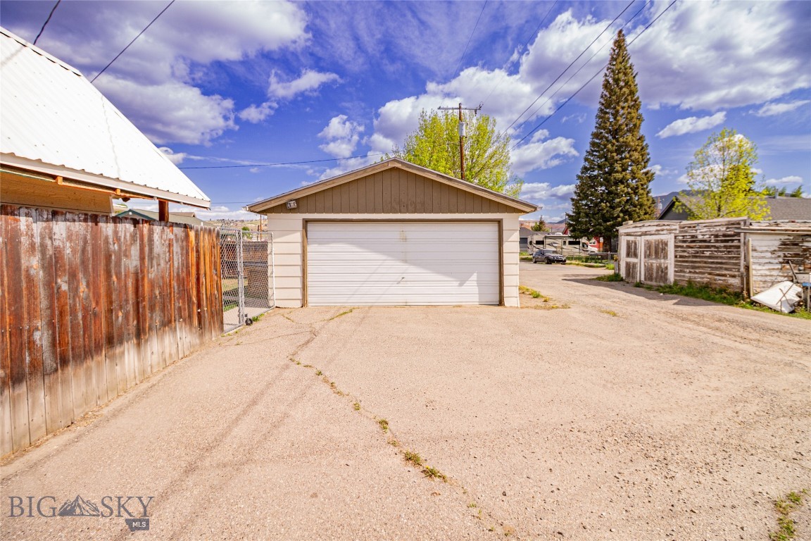 1716 Gaylord Property Photo 33