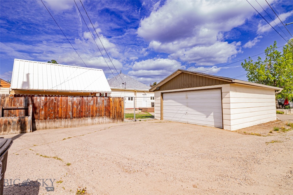 1716 Gaylord Property Photo 34