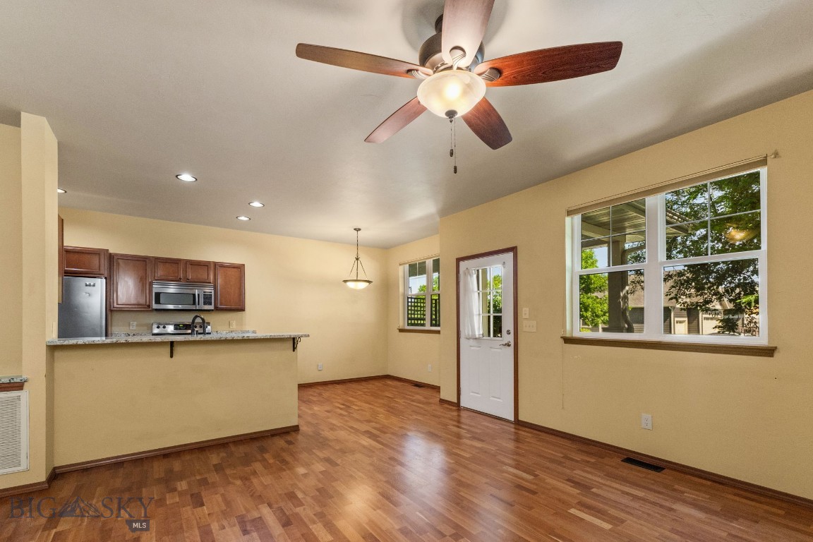 4320 Glenwood A Property Photo 15