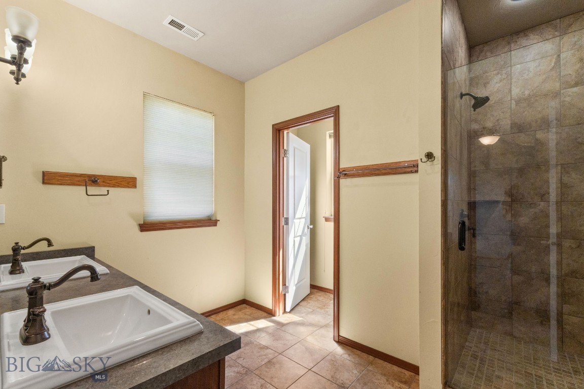 4320 Glenwood A Property Photo 26