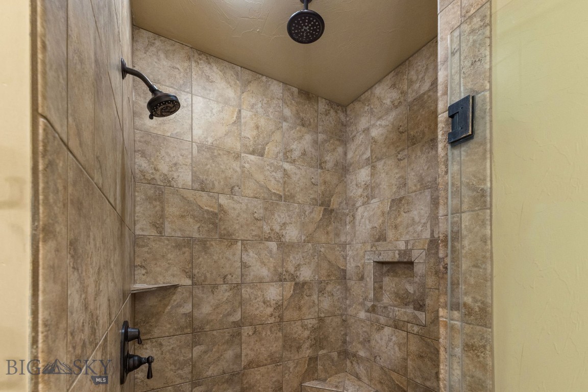 4320 Glenwood A Property Photo 29