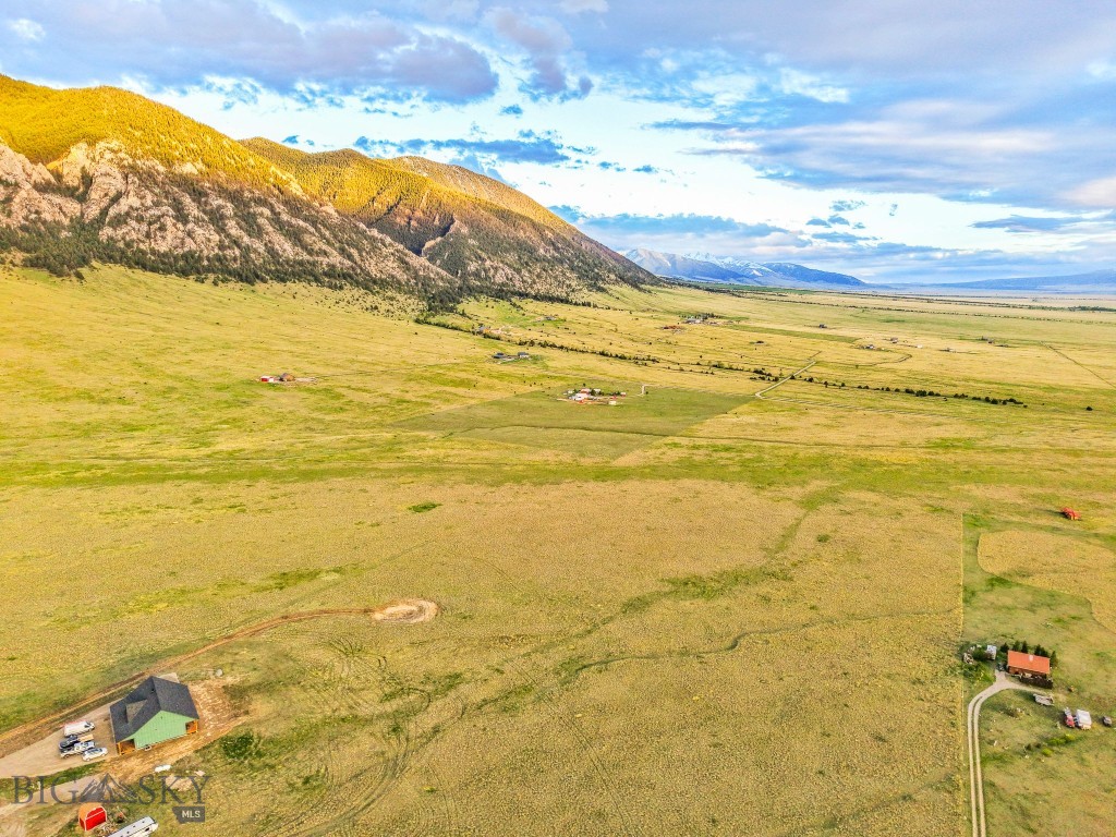 38 Elk Valley Road Property Photo 4