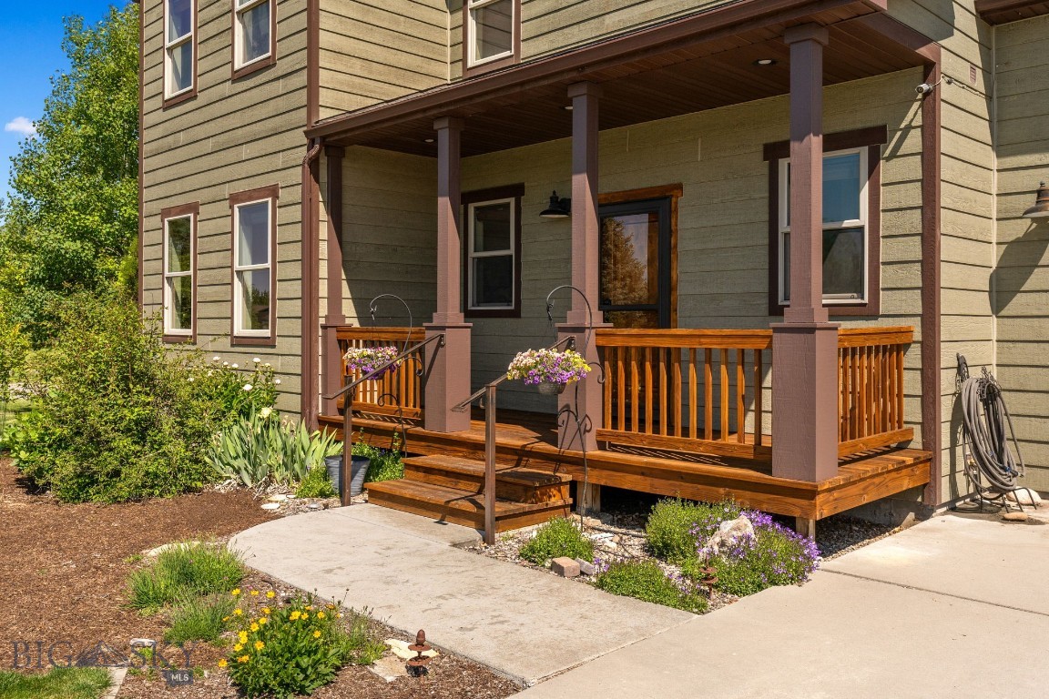 109 Baker Street Property Photo 4