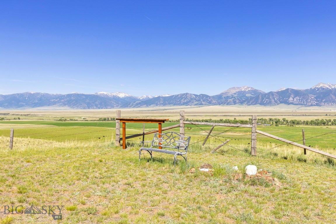 25 Trail Creek Road Property Photo 4