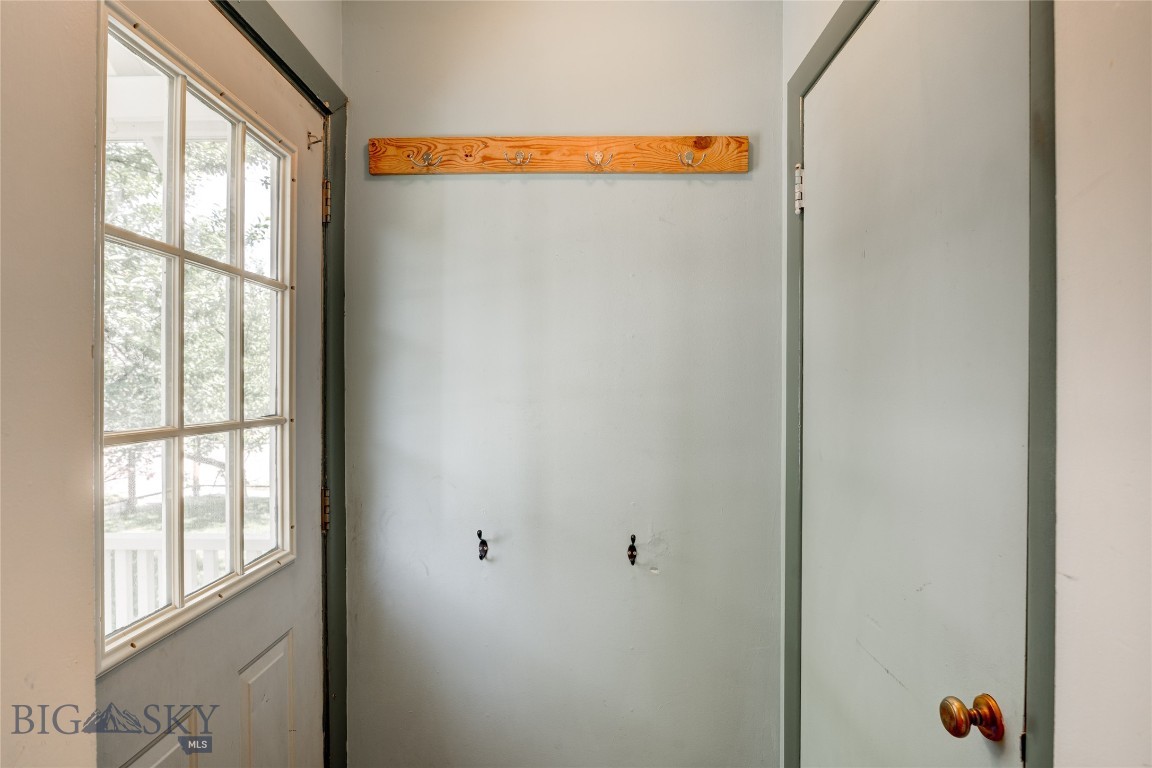 304 S 12th Avenue Property Photo 10