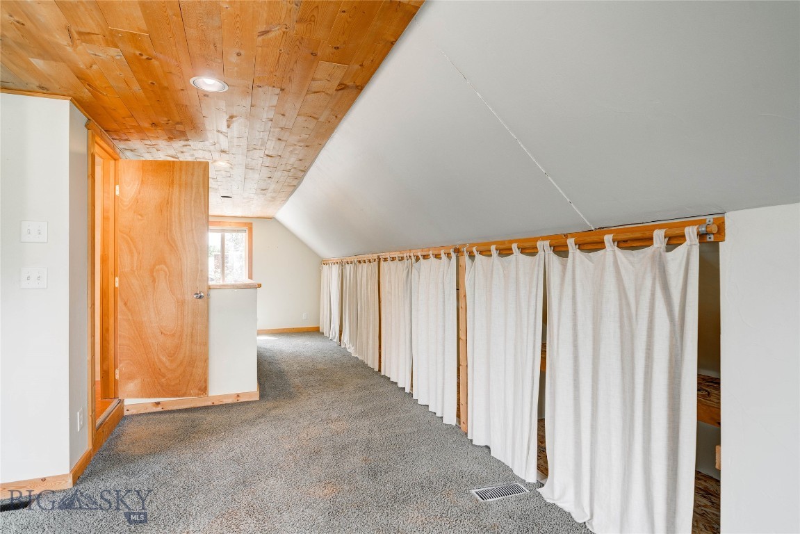 304 S 12th Avenue Property Photo 37
