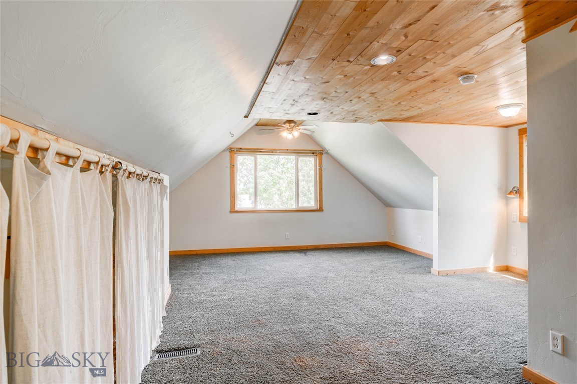 304 S 12th Avenue Property Photo 38