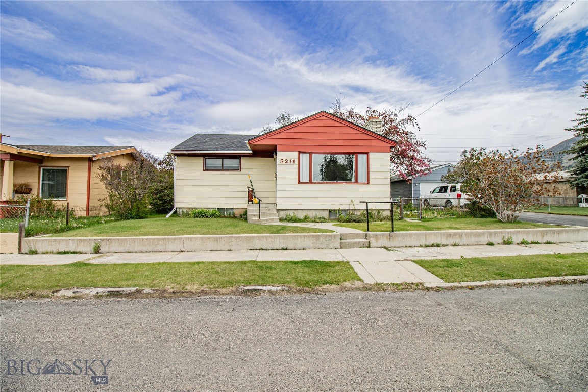 3211 Floral Boulevard Property Photo 1