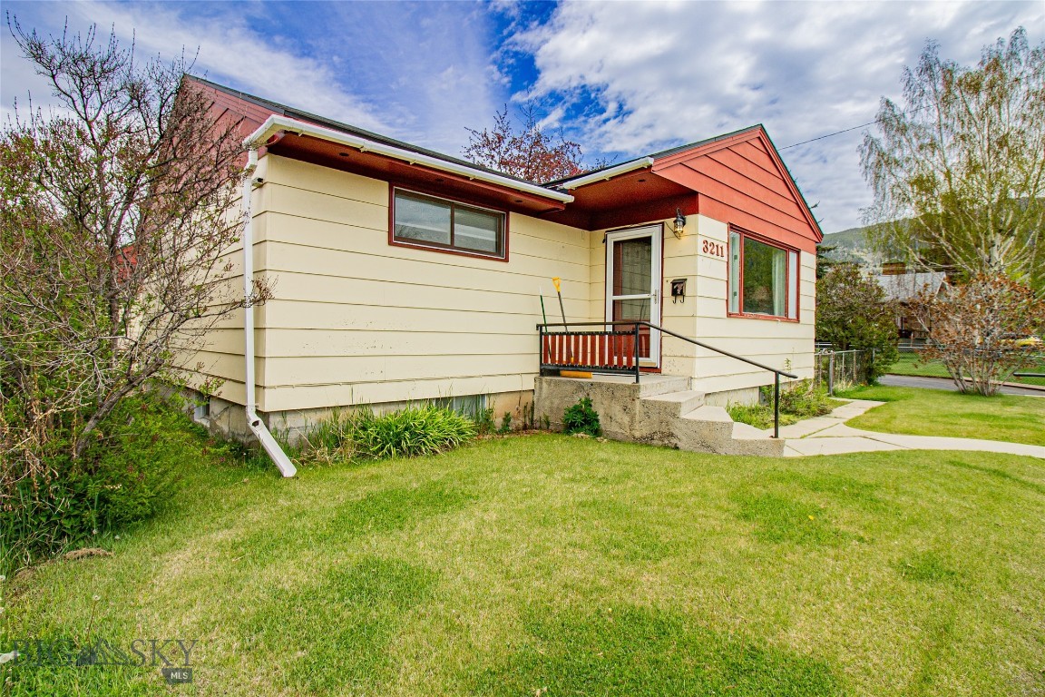 3211 Floral Boulevard Property Photo 3