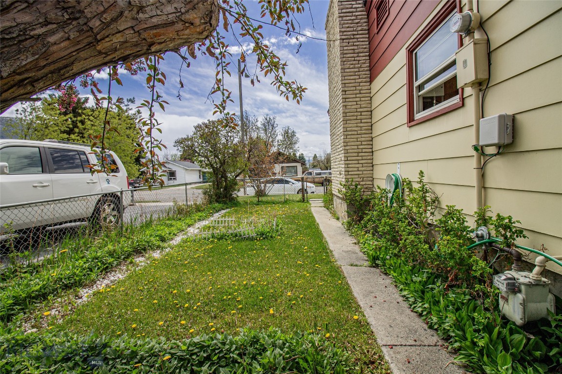 3211 Floral Boulevard Property Photo 6