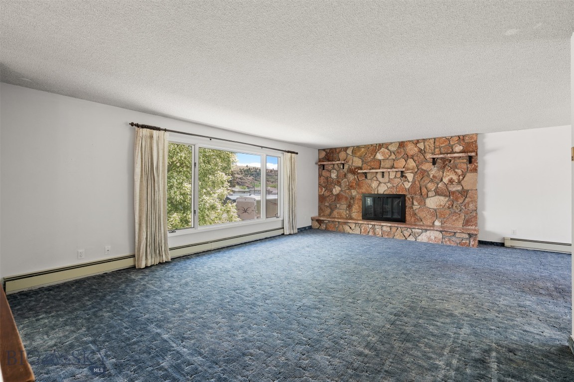 2105 Lincoln Street Property Photo 5