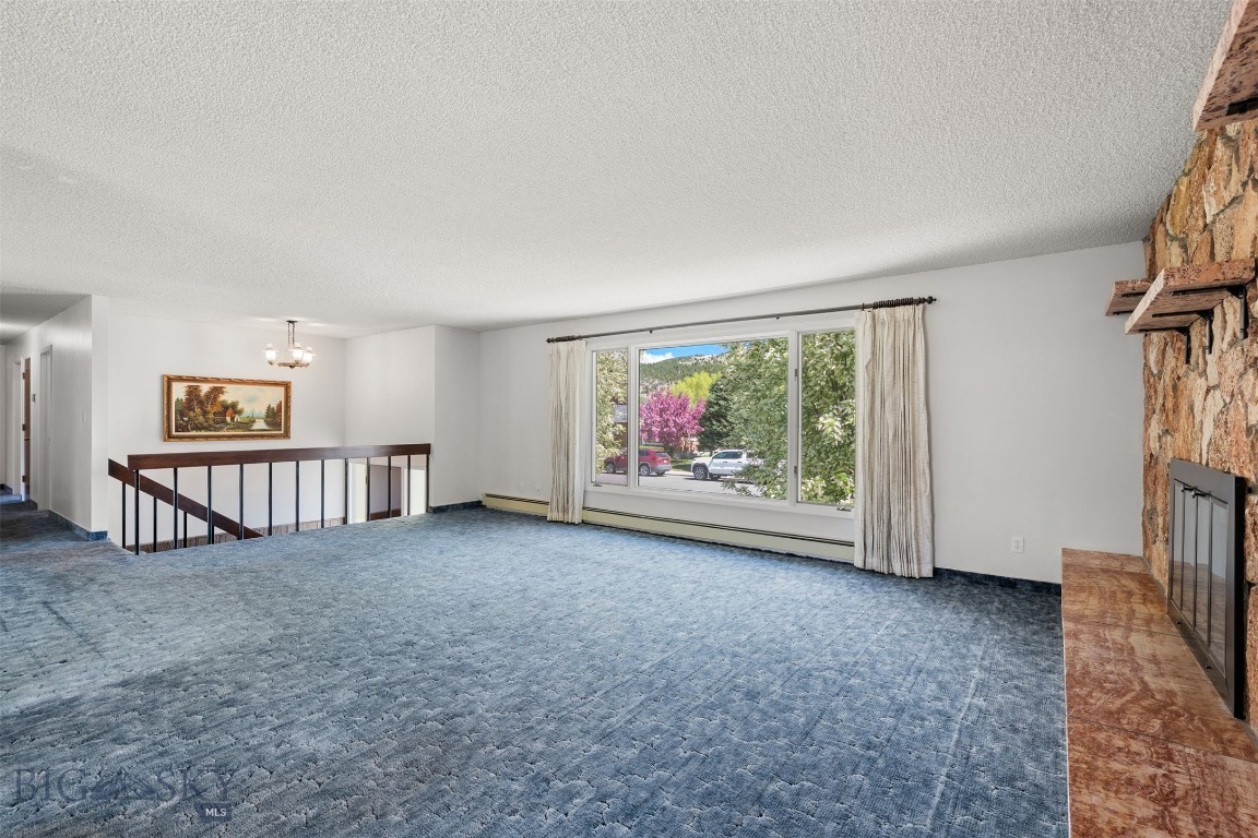 2105 Lincoln Street Property Photo 6