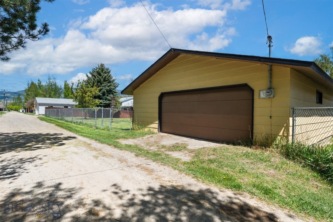 2105 Lincoln Street Property Photo 45