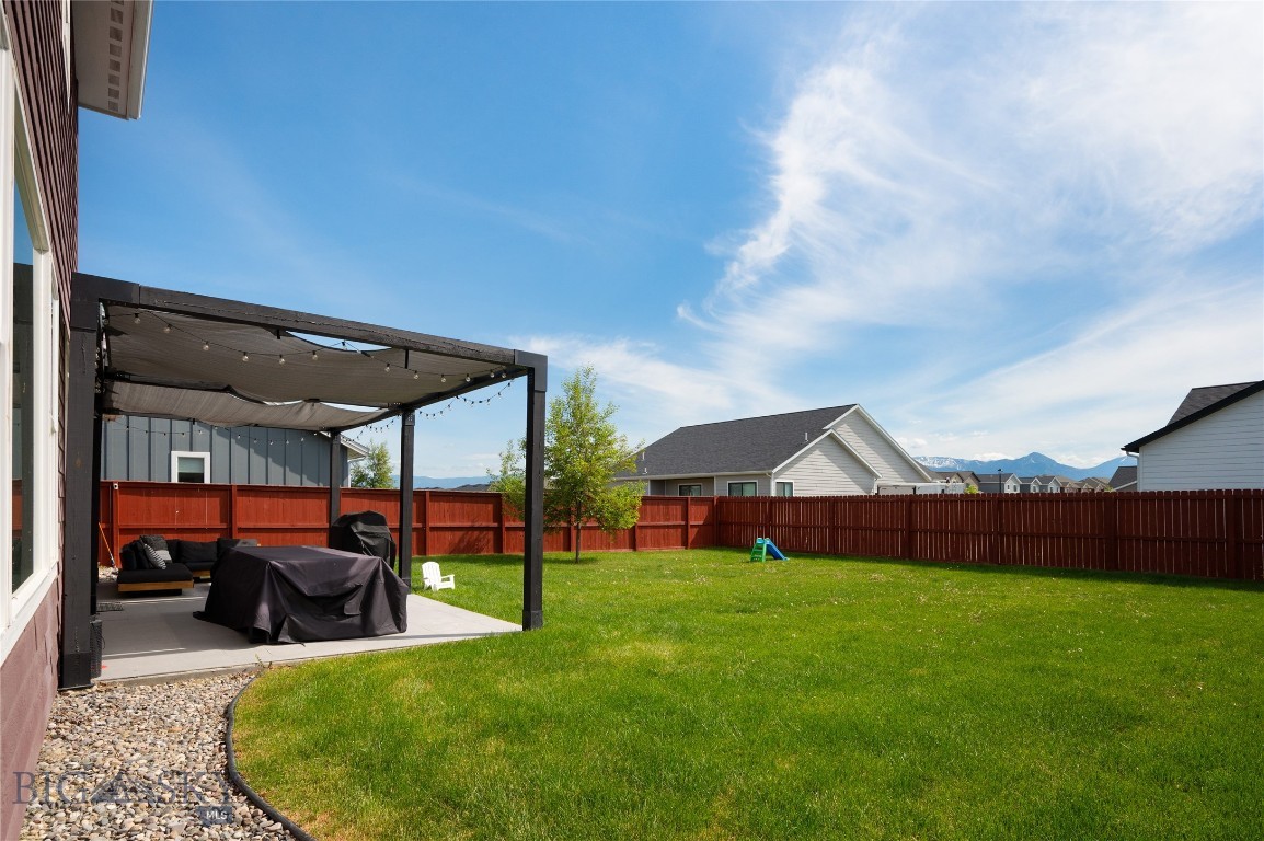 810 Butler Creek Property Photo 4