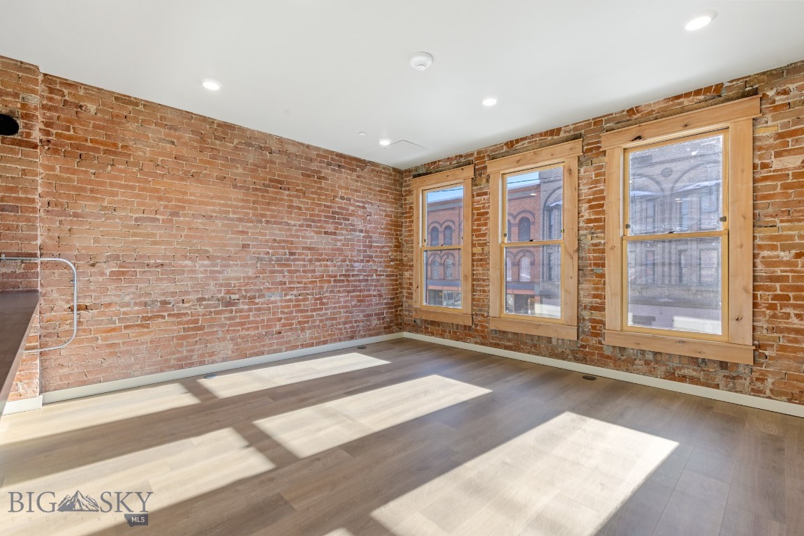 59 E Park Street Property Photo 17