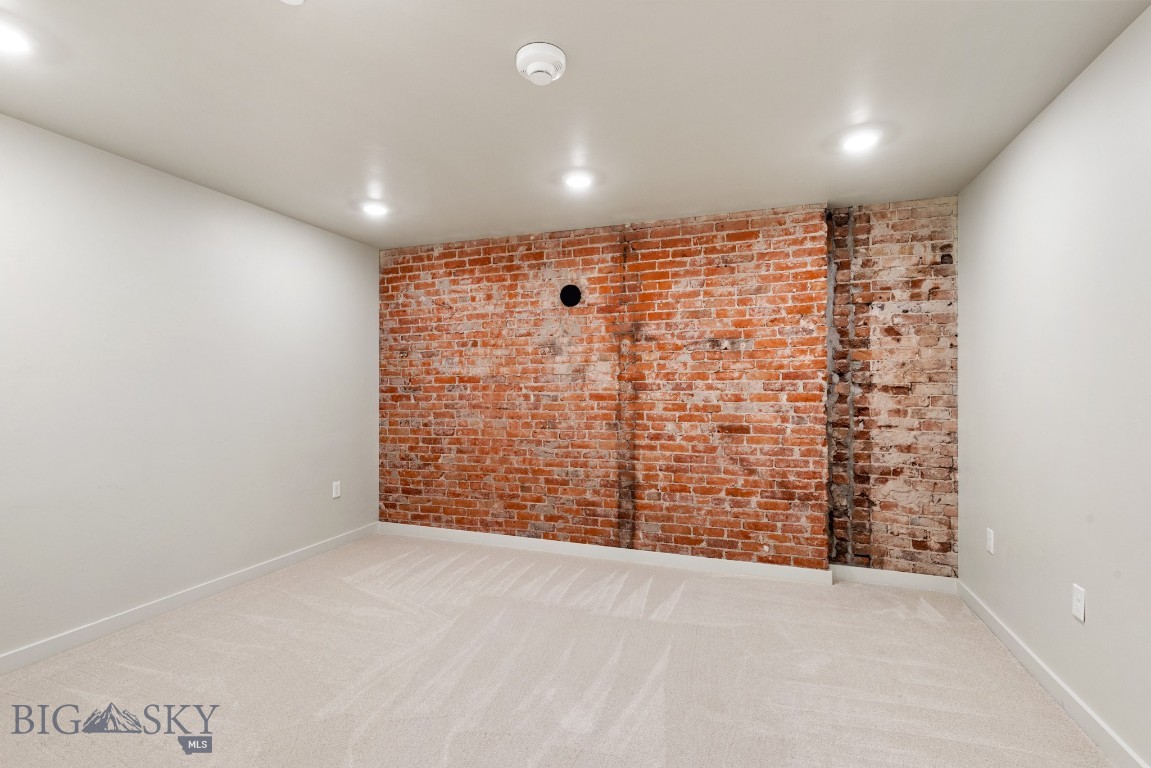 59 E Park Street Property Photo 24