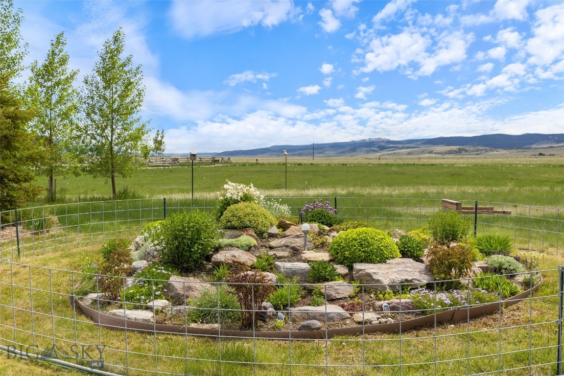 27 Raghorn Property Photo 11