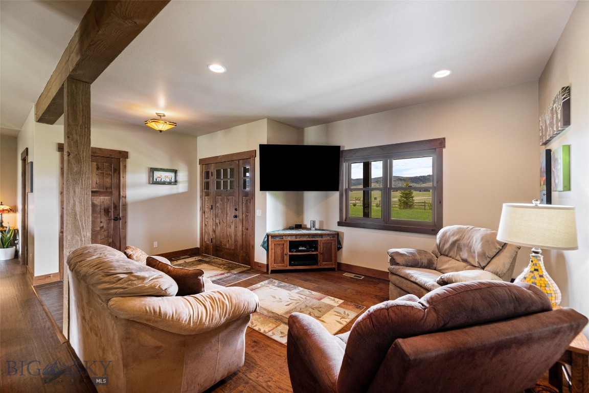 27 Raghorn Property Photo 18