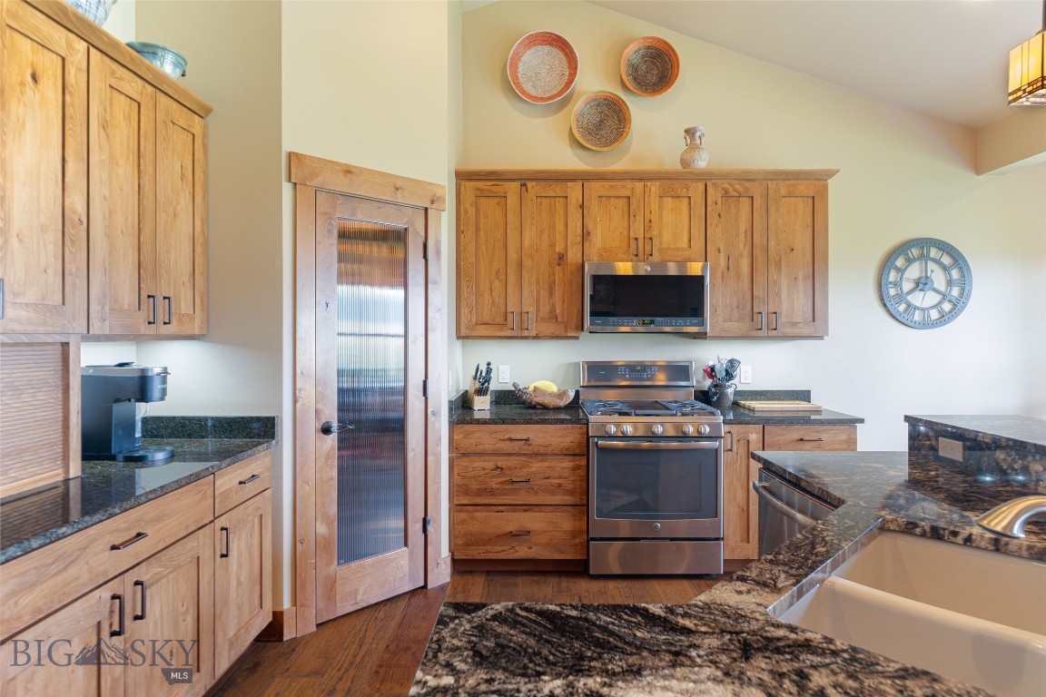 27 Raghorn Property Photo 30