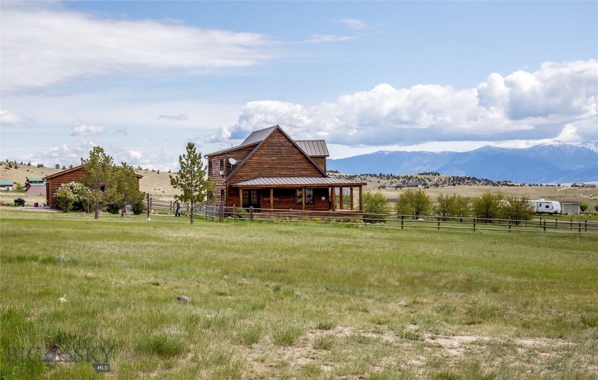 96 Antler Trail Property Photo 3