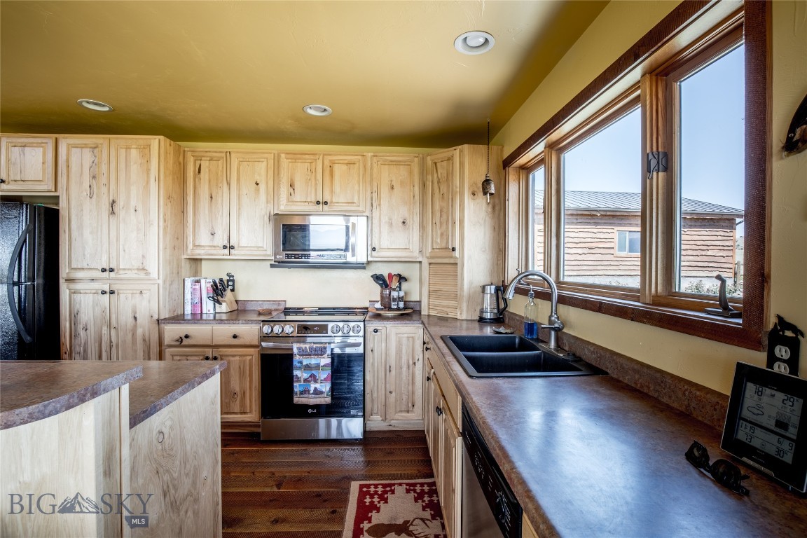 96 Antler Trail Property Photo 14