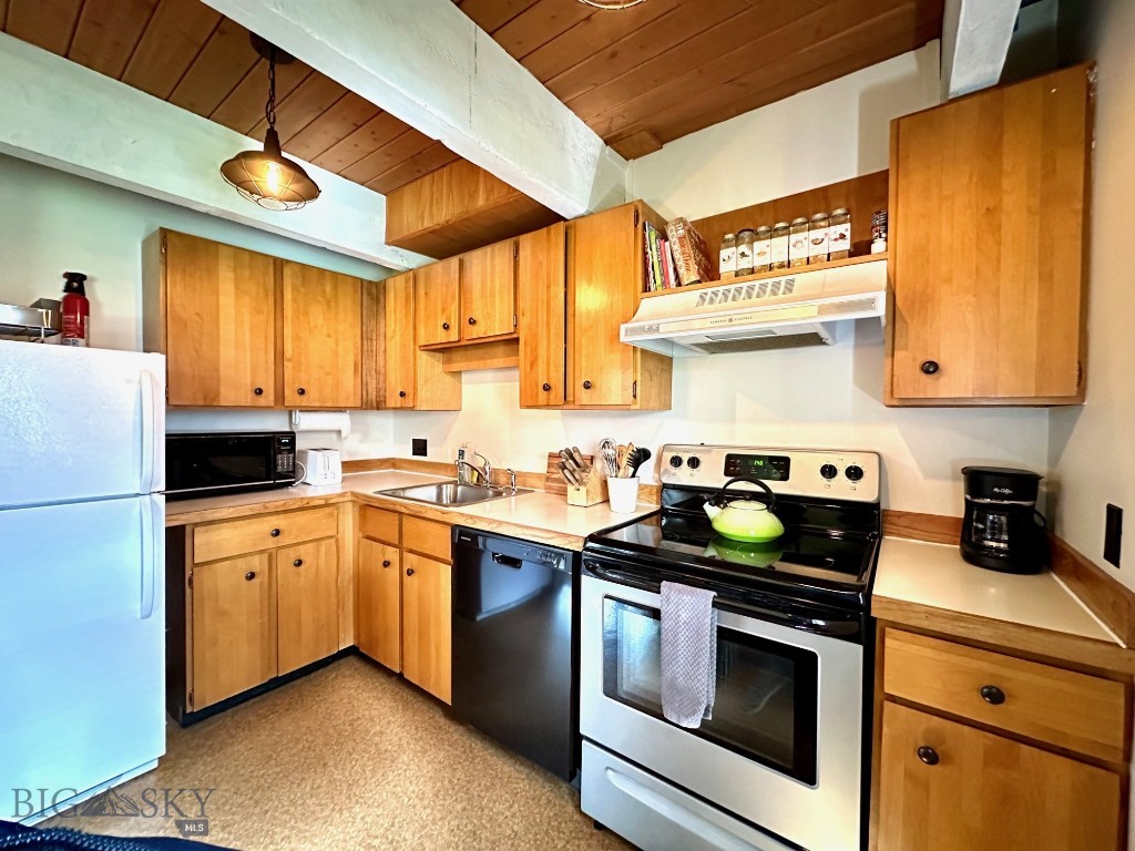 2225 Black Otter Road 23 Property Photo 3