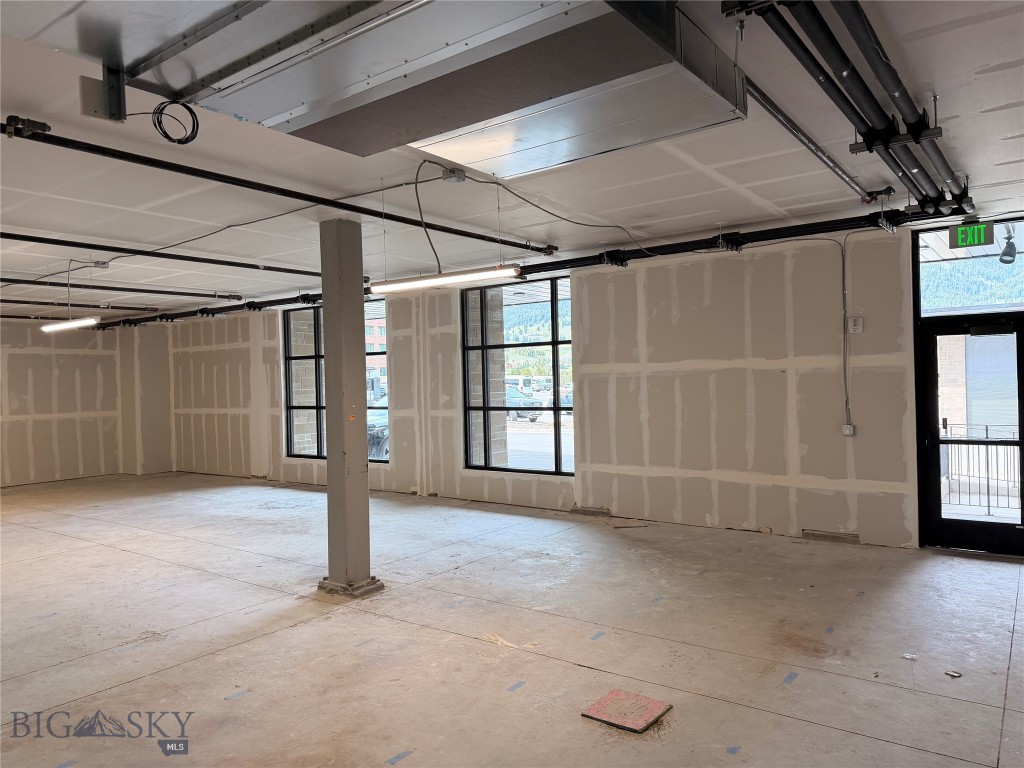 211 Town Center Avenue 1b Property Photo 2