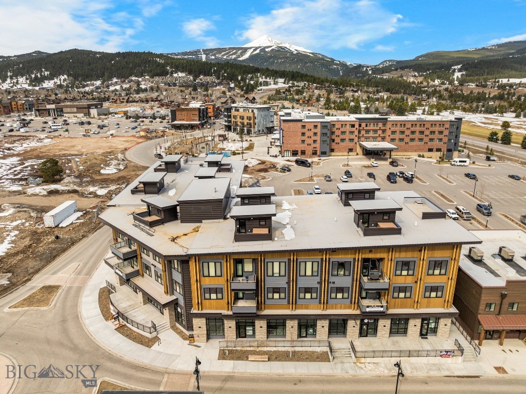 211 Town Center Avenue 1b Property Photo 3