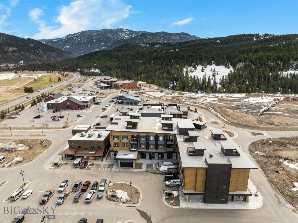 211 Town Center Avenue 1b Property Photo 4