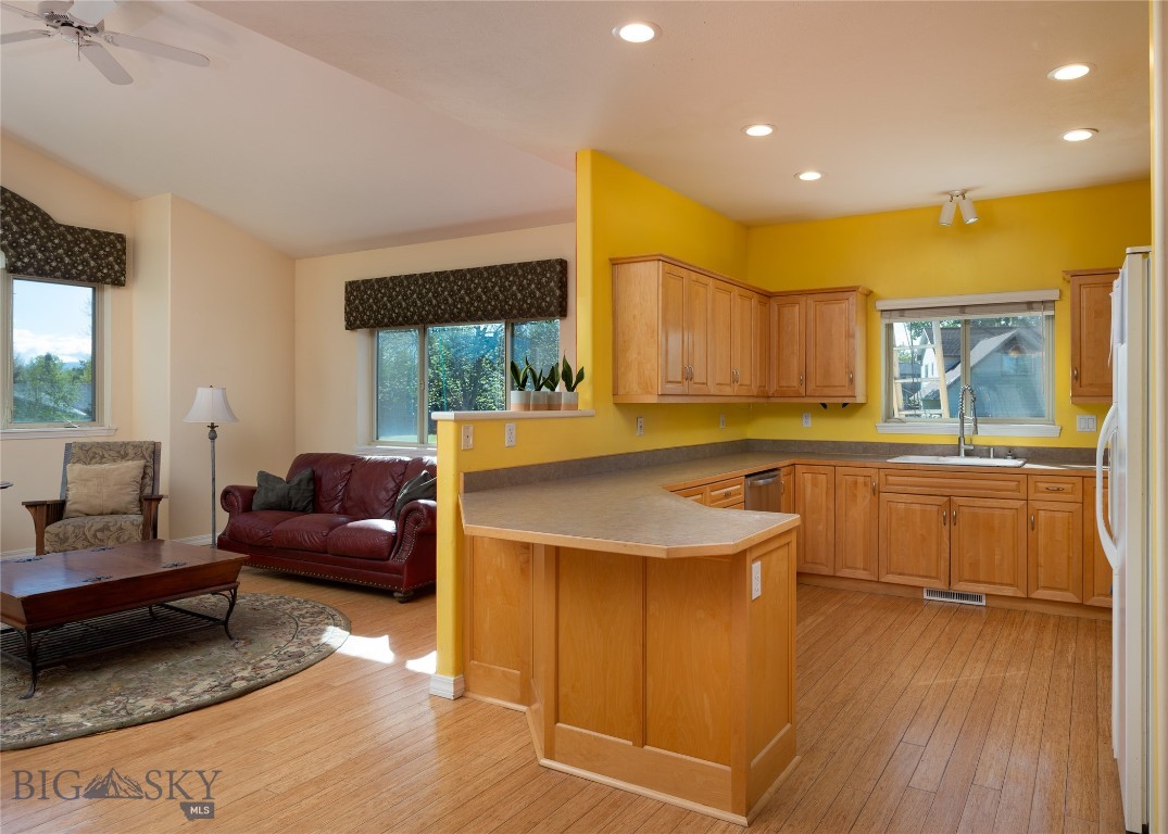 505 E Granite Property Photo 7