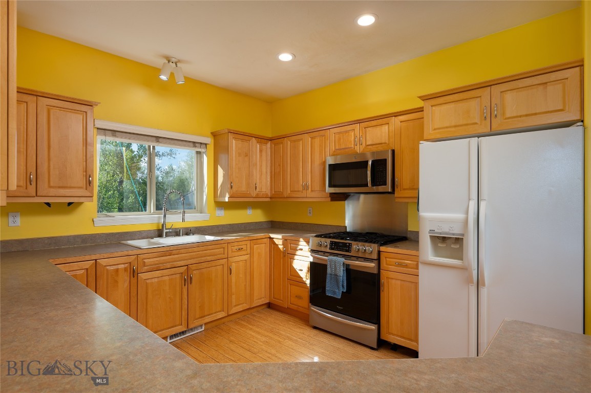 505 E Granite Property Photo 8