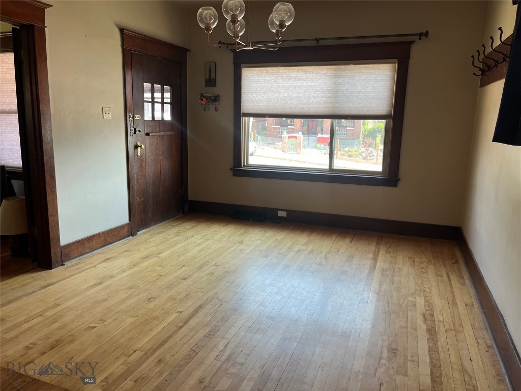 521 S Washington Property Photo 11